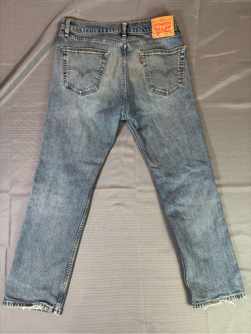 Levi’s 505 Jeans Men’s 34x30 Straight Leg Light Wash Distressed Denim - Picture 4 of 11